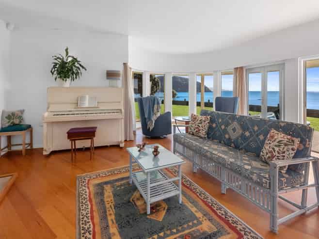 151 Long Beach Road, Russell
