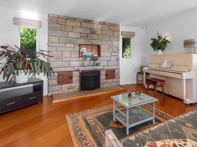 151 Long Beach Road, Russell