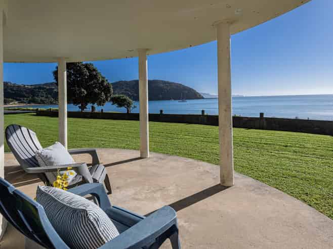 151 Long Beach Road, Russell