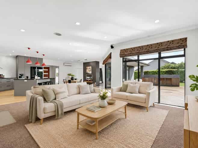 16A Roger Renall Avenue, Lansdowne