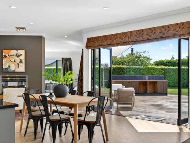 16A Roger Renall Avenue, Lansdowne