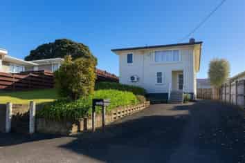 2/108 Young Street, New Plymouth