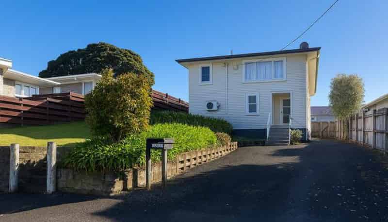 2/108 Young Street, New Plymouth