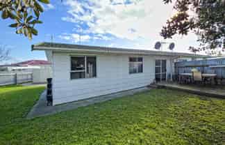 2/9 Lyttelton Crescent, Tamatea