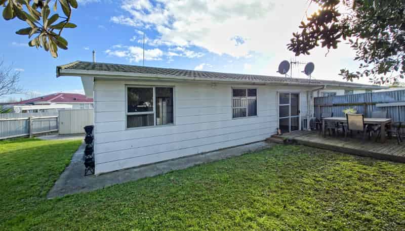 2/9 Lyttelton Crescent, Tamatea