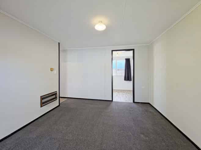 2/9 Lyttelton Crescent, Tamatea