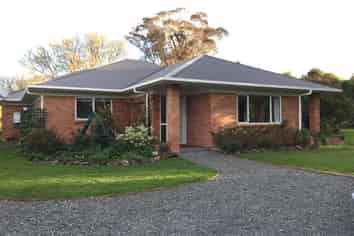 42A Tauraroa Road, Maungakaramea