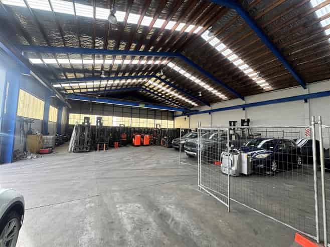 Mt Wellington Warehouse with Large Yard