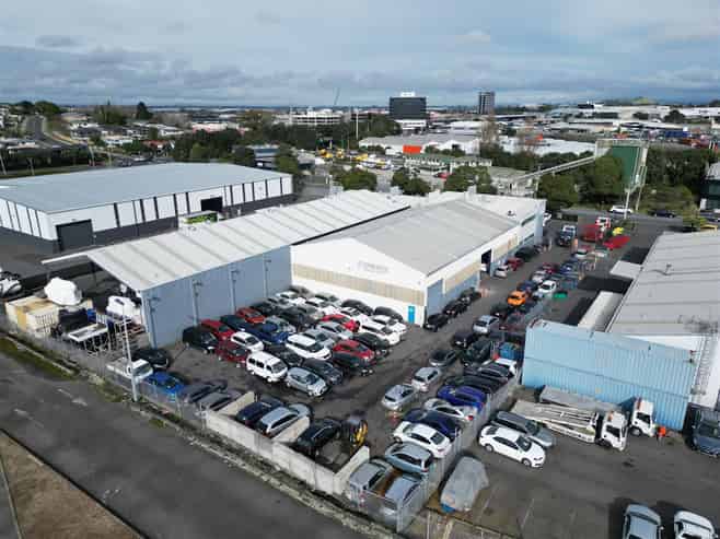Mt Wellington Warehouse with Large Yard