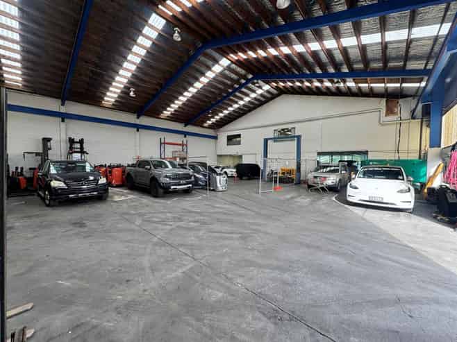 Mt Wellington Warehouse with Large Yard