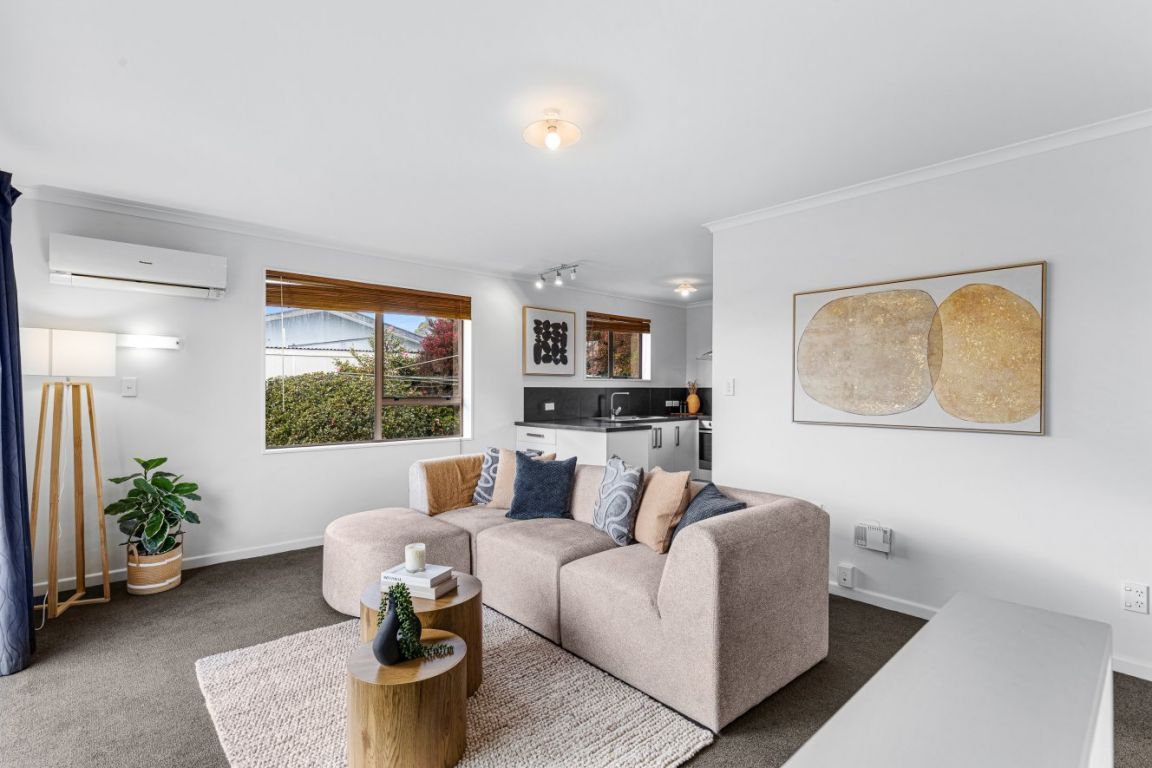 Renovated, Refreshed and Absolutely Ready - Mehr