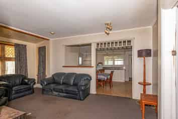 12 Johnston Street, Foxton
