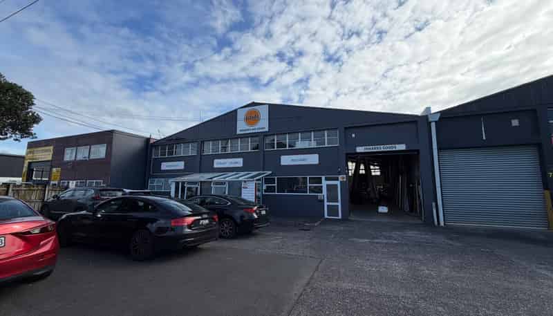 76 Delta Avenue , New Lynn
