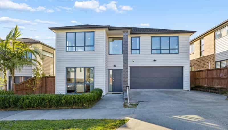 12 Hangahai Road, Flat Bush