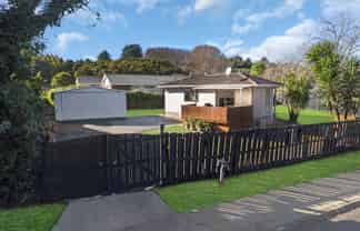 6 Redcrest Avenue, Red Hill
