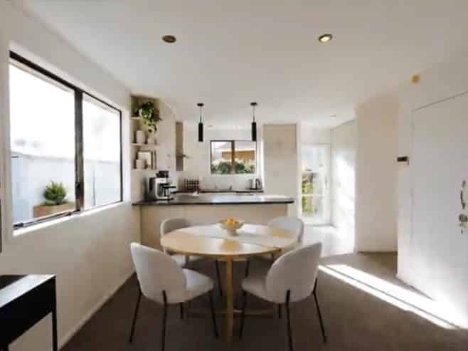 6 Redcrest Avenue, Red Hill