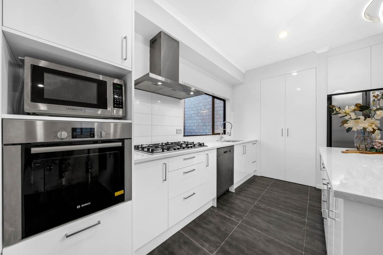 Solid Brick Family Living in a Prime Location – pohled 4