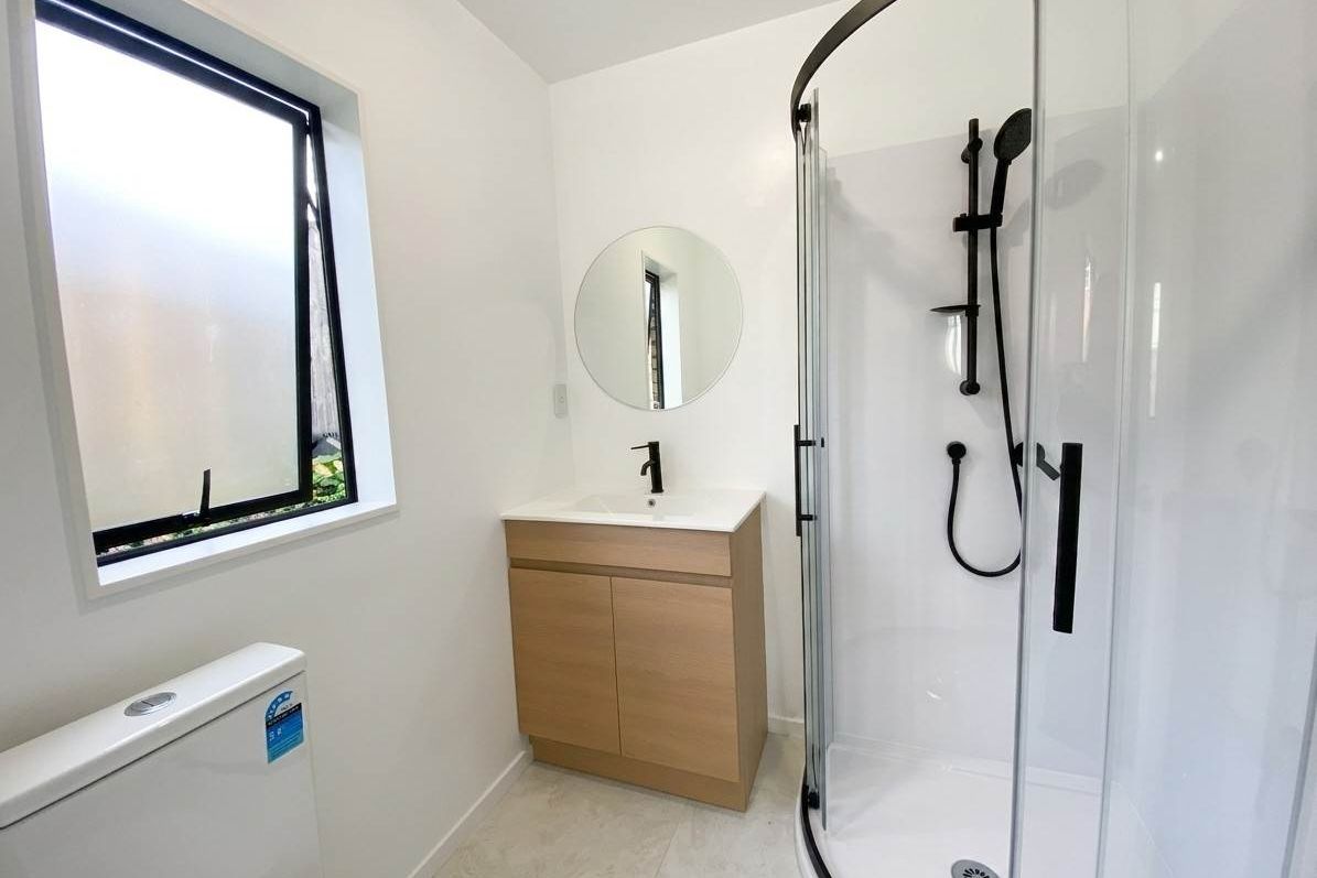 House in Auckland, New Lynn - View 4