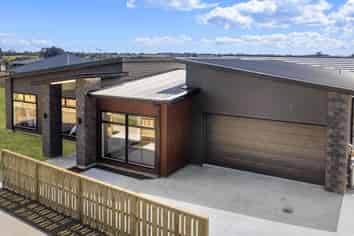 111 McLarin Road, Glenbrook