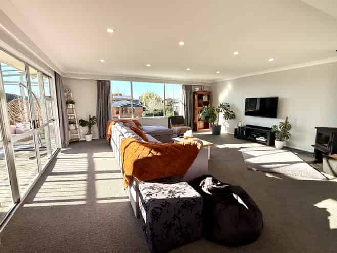 54 Montrose Street, Gladstone