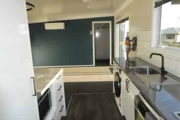 13 Ogilvie Road, Gladstone
