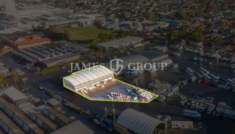 8 Norman Spencer Drive, Manukau
