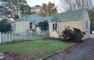 504 Collins Rd, Lincoln