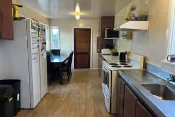 504 Collins Rd, Lincoln