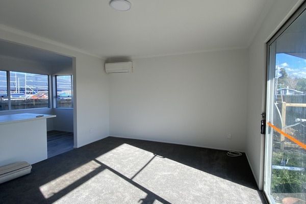 Newly Renovated & Sunny in Popular Solway - Ansicht 3