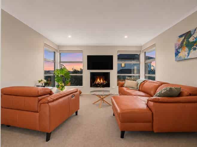 12 Arbors Track, Millwater