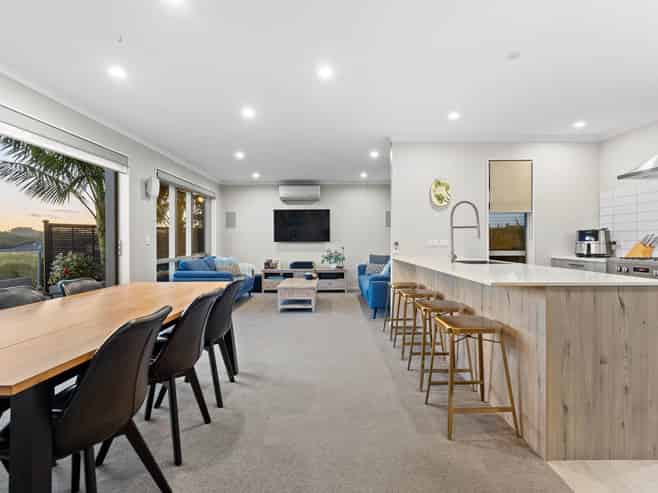 12 Arbors Track, Millwater