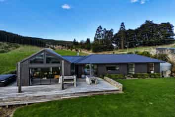 127 Bell Road, Dipton