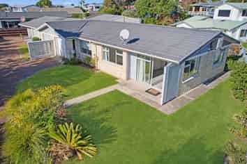 2b/66 Ocean Road, Ohope