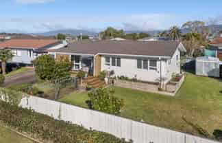 2A Francis Drive, Katikati