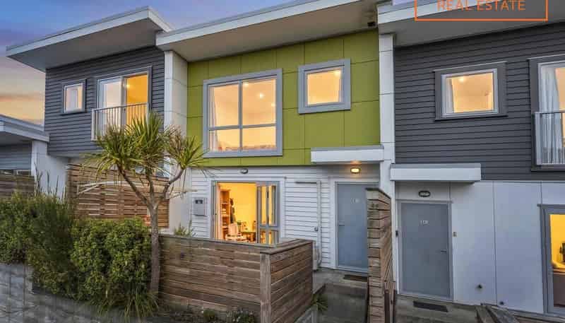4/8 Middleton Road, Johnsonville