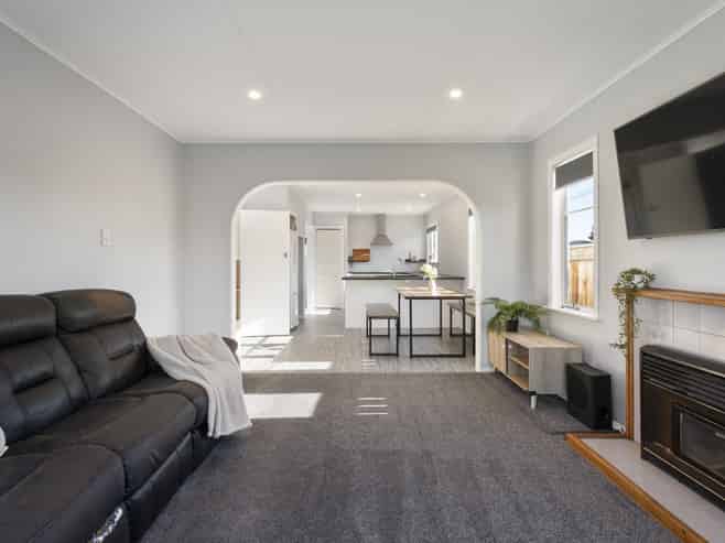 24 Pharazyn Street, Feilding