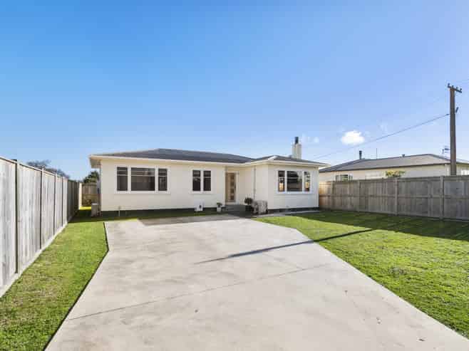 24 Pharazyn Street, Feilding