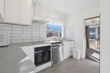 1 Joanna Place, Deanwell
