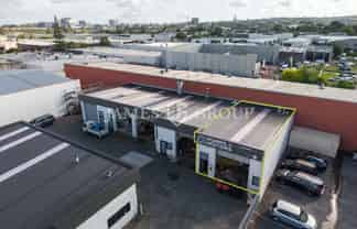 Gantry Crane-Equipped Unit in Prime Wiri Location