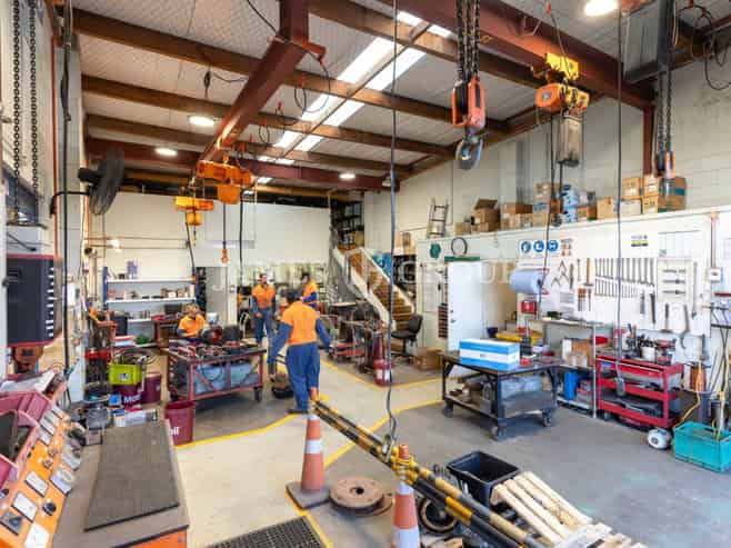 Gantry Crane-Ready Unit in Prime Wiri Location