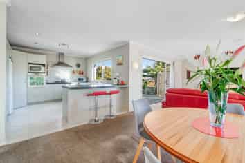 44 Seamount Drive, Red Beach