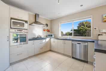 44 Seamount Drive, Red Beach