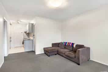4/57A Mountain View Road, Morningside