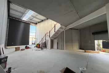Brand new industrial unit - 189sqm