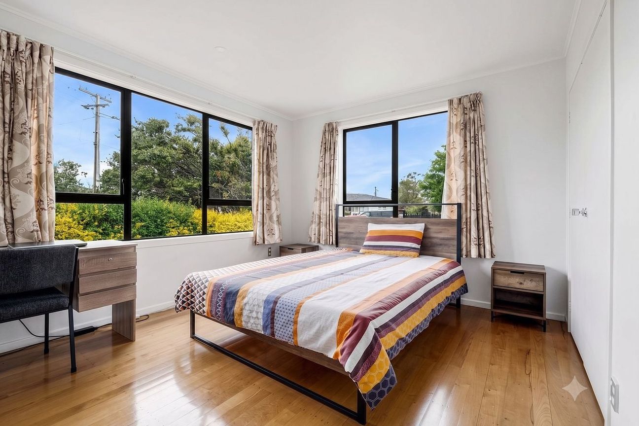 Spacious 4-Bedroom Family Home with Fully Fenced – pohled 4