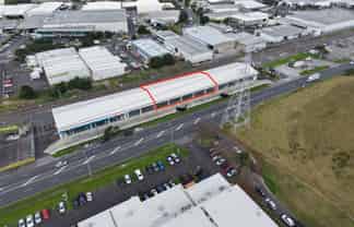 Large-format showroom - 900sqm