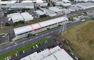 High-profile showroom - 330sqm