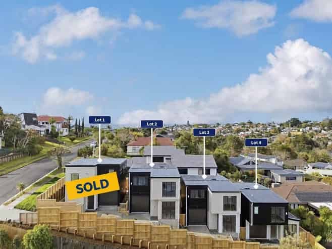 15 Montclair Rise, Browns Bay