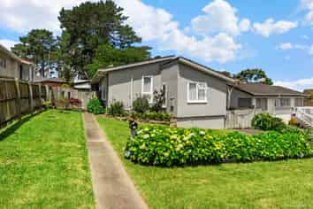 56 Glenbervie Crescent, Massey