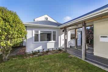 6 Ashleigh Crescent, Miramar